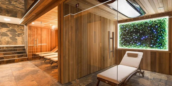 Poľské Krkonoše pre pár a rodinu: polpenzia a wellness so saunami a aquaparkom v 4* rezorte