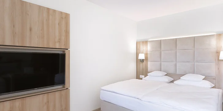 Poľské Krkonoše pre pár a rodinu: polpenzia a wellness so saunami a aquaparkom v 4* rezorte