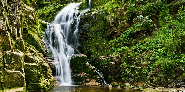 Poľské Krkonoše pre pár a rodinu: polpenzia a wellness so saunami a aquaparkom v 4* rezorte