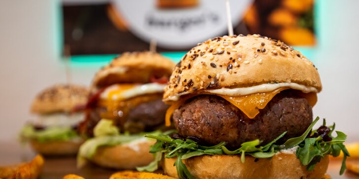 Tip-Top hostina: Mäsový a syrový burger s hranolčekmi a omáčkou