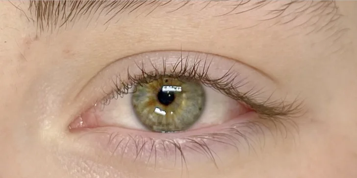 Balíčky kozmetickej starostlivosti, lash lifting či laminácia obočia