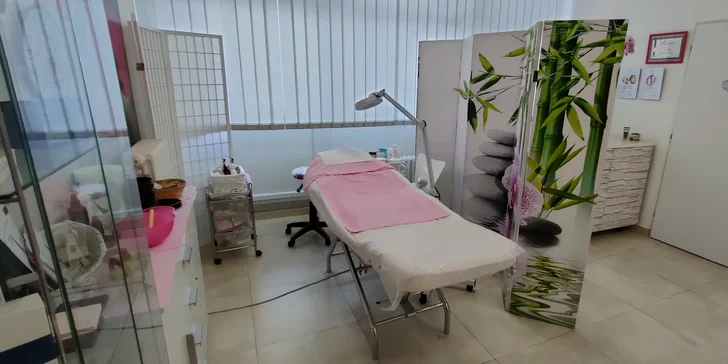 Kozmetické ošetrenia v Golden Hands-AR BEAUTY: čistene pleti, relaxačná masáž kryoguľami či luxusné biopeptidové ošetrenie