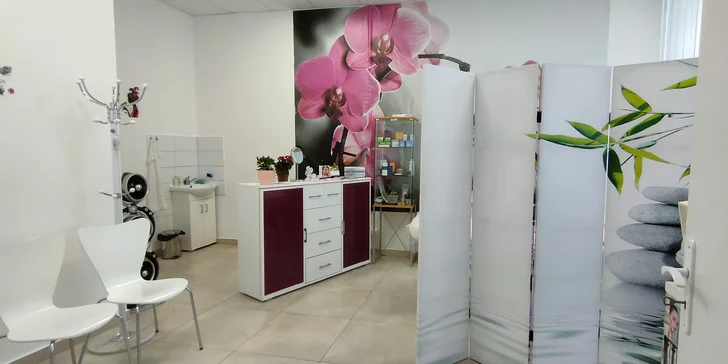 Kozmetické ošetrenia v Golden Hands-AR BEAUTY: čistene pleti, relaxačná masáž kryoguľami či luxusné biopeptidové ošetrenie