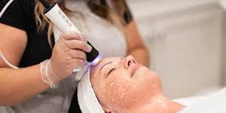 Oxygeneo terapia s rádiofrekvenciou pre spevnenú a omladenú pleť s okamžitým efektom