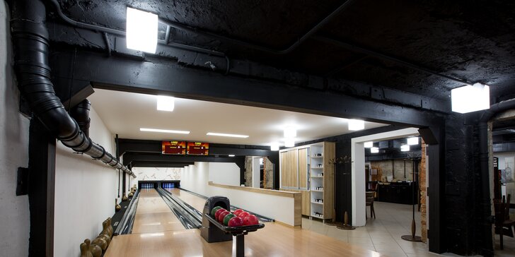 Relax aj zábava: Hodina bowlingu pre neobmedzený počet hráčov v Bowling Erika