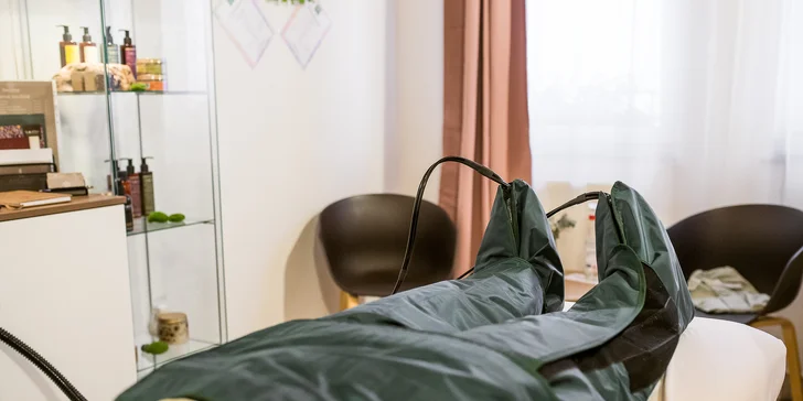 Peelingové alebo relaxačné masáže s prístrojovou lymfodrenážou v Saname
