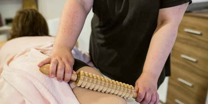 Maderoterapia, tehotenská masáž alebo exfoliačná masáž v Saname