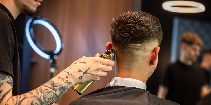 Pánsky strih alebo kompletka aj s úpravou a výživou brady v Black Star Barber