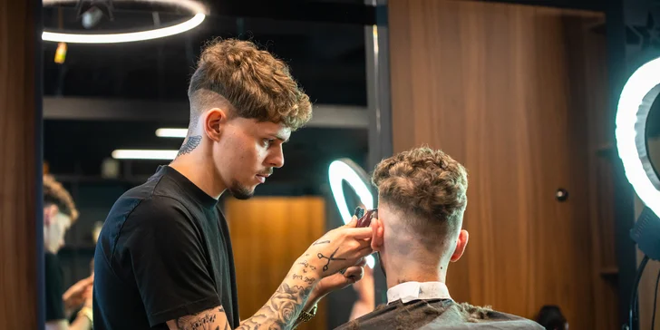 Pánsky strih alebo kompletka aj s úpravou a výživou brady v Black Star Barber