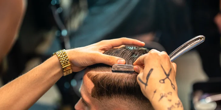 Pánsky strih alebo kompletka aj s úpravou a výživou brady v Black Star Barber
