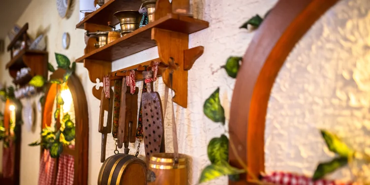 Tradičná večera s limonádou alebo fľašou vína pre dve osoby