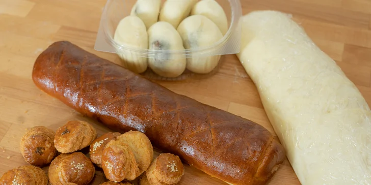 Čerstvé domáce škoricovníky, nutelovníky, záviny, šišky, buchty i pagáčiky