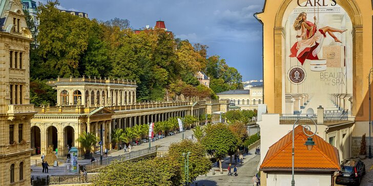Pobyt v centre Karlových Varov s výhľadom na kolonádu: historický hotel, wellness aj procedúry