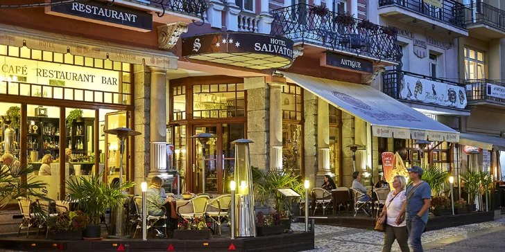 Pobyt v centre Karlových Varov s výhľadom na kolonádu: historický hotel, wellness aj procedúry
