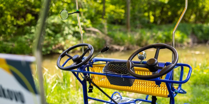 Jazda štvorkolesovým bicyklom Tragáčikom pre dvoch dospelých a dve deti