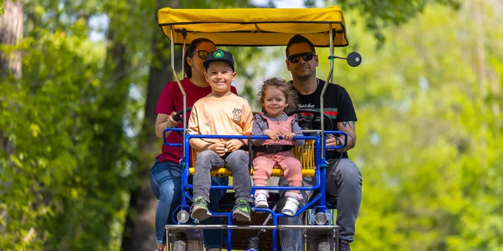 Jazda štvorkolesovým bicyklom Tragáčikom pre dvoch dospelých a dve deti