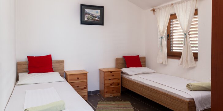 Dovolenka v Chorvátsku: apartmán s terasou pre 4 osoby, 200 m na mestskú pláž