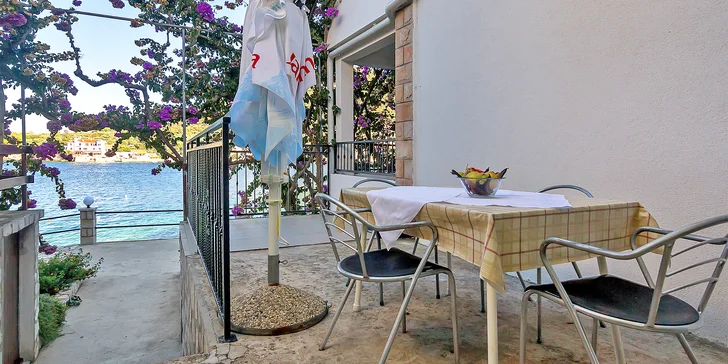 Krásna dovolenka na ostrove Hvar: plne vybavený apartmán s kuchyňou a terasou až pre 8 osôb