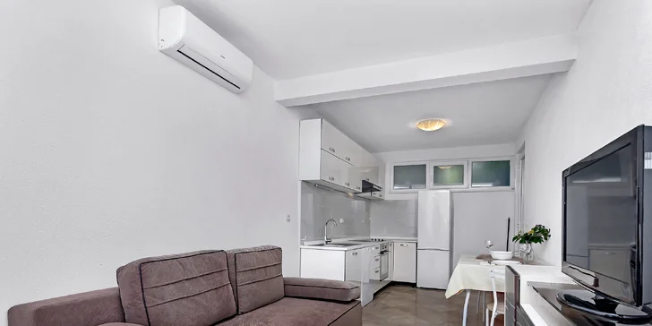 Krásna dovolenka na ostrove Hvar: plne vybavený apartmán s kuchyňou a terasou až pre 8 osôb