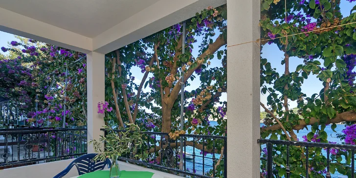 Krásna dovolenka na ostrove Hvar: plne vybavený apartmán s kuchyňou a terasou až pre 8 osôb