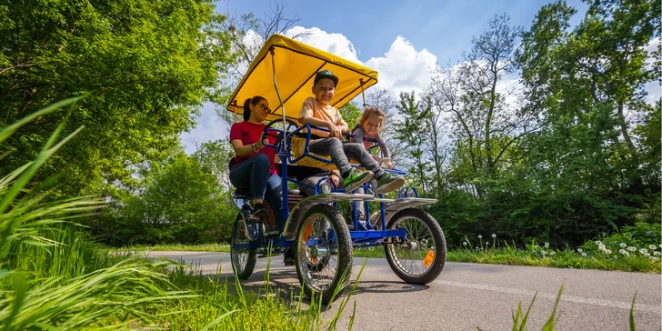 Jazda štvorkolesovým bicyklom Tragáčikom pre dvoch dospelých a dve deti