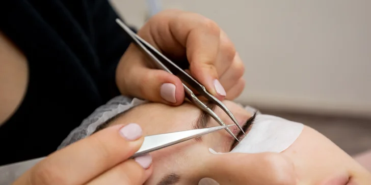 Microblading obočia aj s korekciou alebo 3D či volume mihalnice v salóne Belleza beauty