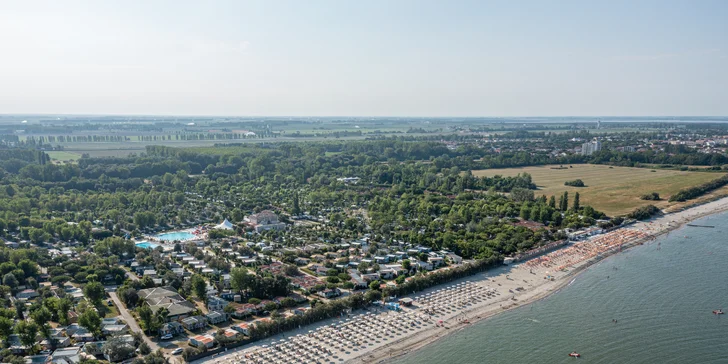 Letná dovolenka v Taliansku: mobilný domček pre 5 osôb, kemp s vlastnou plážou a bazénmi