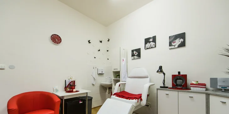 Pedikúra alebo manikúra s pogélovaním či balíček Ruky+Nohy