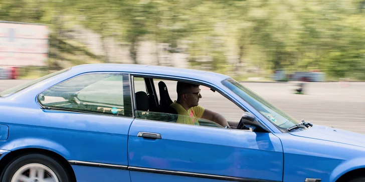 Zažite adrenalínovú LEKCIU DRIFTU s Lady Hoonigan na vozidle podľa vlastného výberu