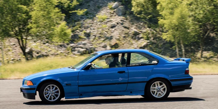Zažite adrenalínovú LEKCIU DRIFTU s Lady Hoonigan na vozidle podľa vlastného výberu
