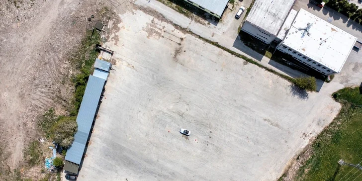 Zažite adrenalínovú LEKCIU DRIFTU s Lady Hoonigan na vozidle podľa vlastného výberu