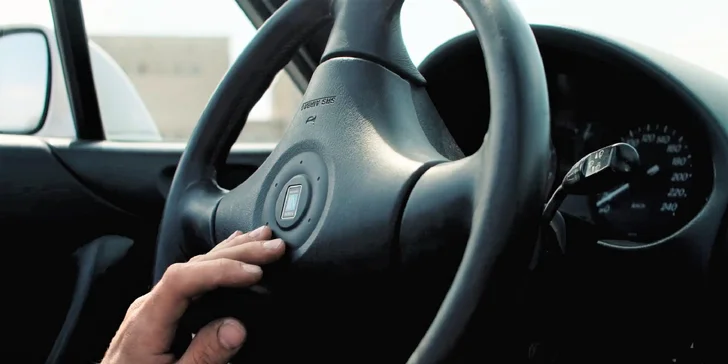 Zažite adrenalínovú LEKCIU DRIFTU s Lady Hoonigan na vozidle podľa vlastného výberu