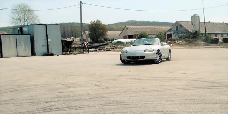 Zažite adrenalínovú LEKCIU DRIFTU s Lady Hoonigan na vozidle podľa vlastného výberu