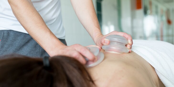 Relaxačná alebo klasická masáž od fyzioterapeuta, v ponuke aj bankovanie