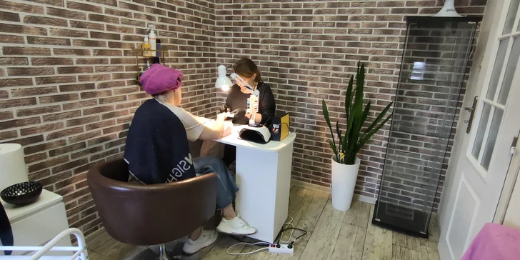 Starostlivosť o ruky i nohy: Pedikúra či nové gélové nechty
