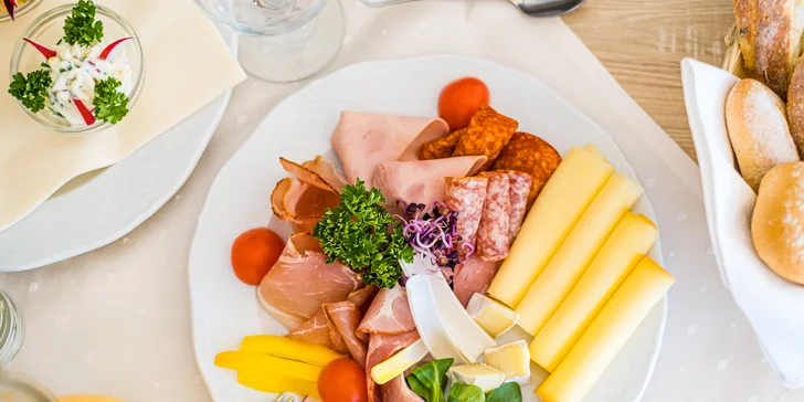 Rodinný hotel pri krásnom Balatone: wellness a moderné izby s terasou