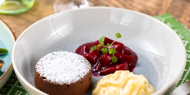 Otvorený voucher v Savage Bistro a k tomu Prosecco, víno či dezert zdarma