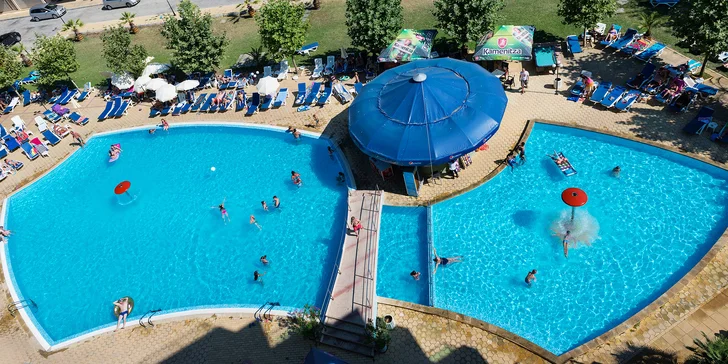 Dovolenka v Bulharsku: rodinná izba s balkónom, polpenzia a neobmedzené využitie vonkajšieho bazéna