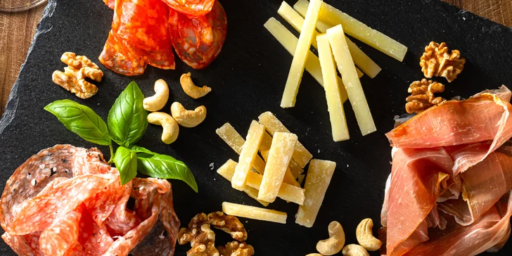 Zaži chuť Talianska: Tapas doska plná pochúťok a k tomu Prosecco