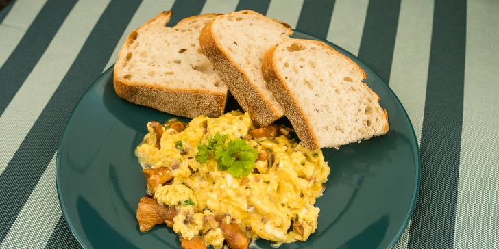Quesadilla či bohaté raňajkové menu s kávou a džúsom počas celého dňa