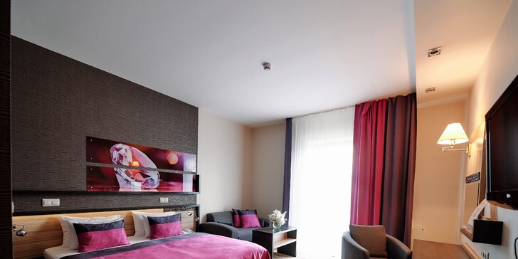 Výnimočný pobyt neďaleko Rzeszówa: luxusné izby, strava aj wellness či variant s fľašou vína a relaxačnou masážou