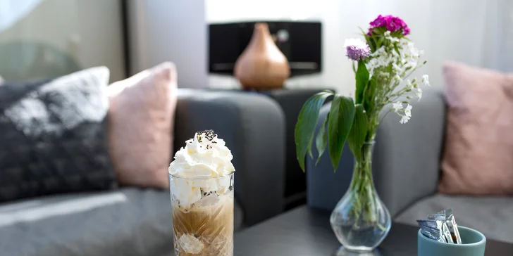 Oslaďte si deň zákuskom s kávou, zmrzlinou, limonádou či drinkom z cukrárne Dolce Affare