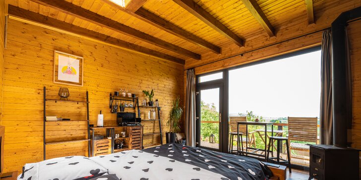 Zážitkový pobyt na Spiši v chatke s očarujúcim výhľadom nielen na hviezdy: neobmedzená privátna sauna len pre vás dvoch