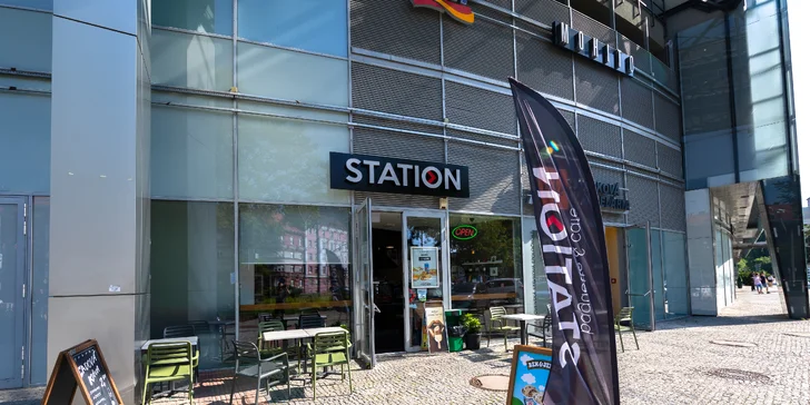 Celodenné raňajky s bagetou a croissantom alebo obed so šalátom a dezertom
