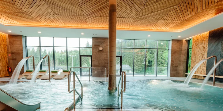 Aqua relax v Hoteli SOREA*** SNP v Jasnej: rekonštruovaný wellness s viacerými bazénmi, saunami a polpenziou priamo pod Chopkom