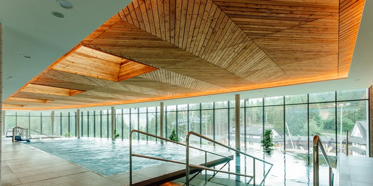Aqua relax v Hoteli SOREA*** SNP v Jasnej: rekonštruovaný wellness s viacerými bazénmi, saunami a polpenziou priamo pod Chopkom