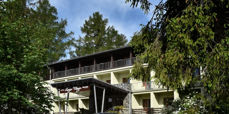 Horská turistika v Tatrách: pobyt v novozrekonštruovanom hoteli s raňajkami aj wellness v nádhernej prírode Tatranskej Lomnice