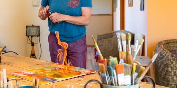 Kurz enkaustiky: Maľovania obrazu pomocou ohňa, horúceho vzduchu a vosku