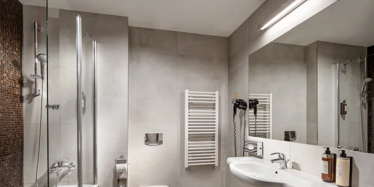 Pobyt v historickom centre Prahy: 4* hotel s raňajkami aj luxusným pohostením s fľašou sektu
