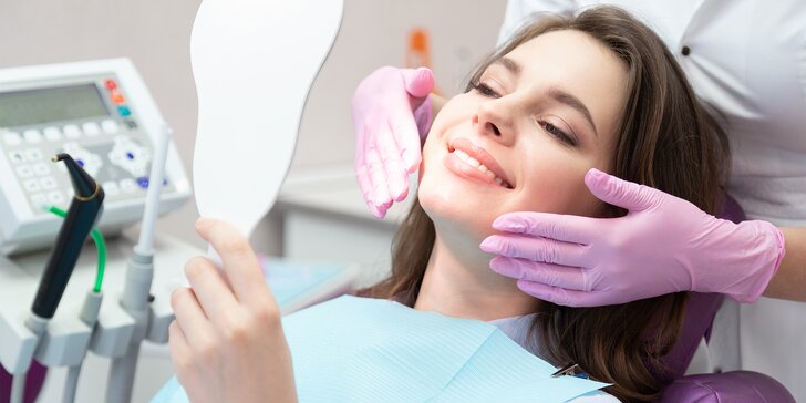 Dentálna hygiena s pieskovaním pre celú rodinu či zľava na bielenie zubov